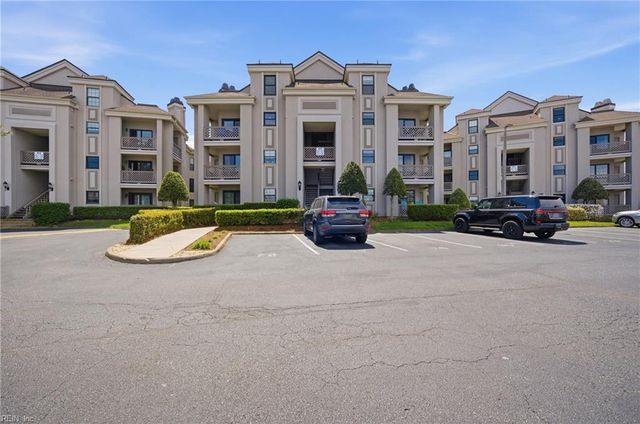 415 Harbour Pt Apt 306, Virginia Beach, VA 23451