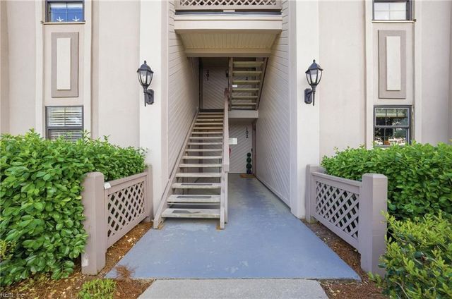 415 Harbour Pt Apt 306, Virginia Beach, VA 23451