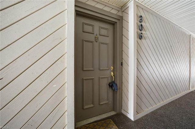 415 Harbour Pt Apt 306, Virginia Beach, VA 23451