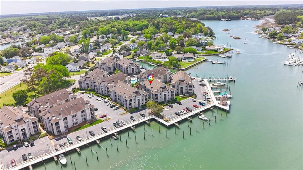 415 Harbour Pt Apt 306, Virginia Beach, VA 23451