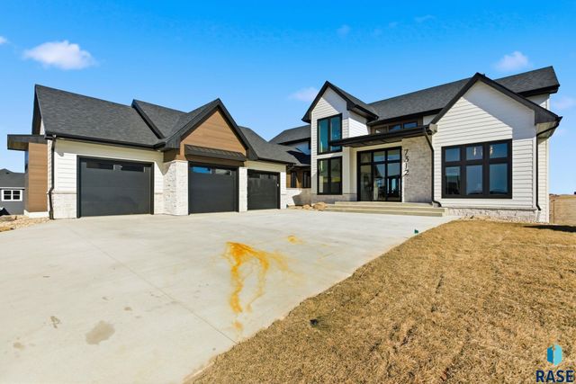 7312 Agate Cir Circle, Sioux Falls, SD 57110