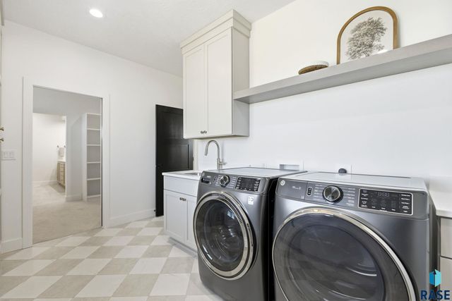 7312 Agate Cir Circle, Sioux Falls, SD 57110