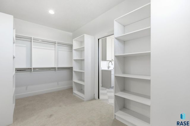 7312 Agate Cir Circle, Sioux Falls, SD 57110