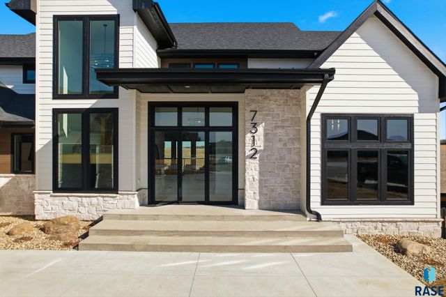 7312 Agate Cir Circle, Sioux Falls, SD 57110