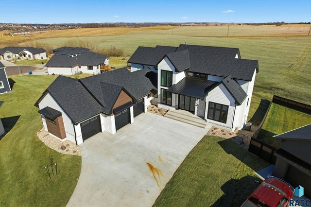 7312 Agate Cir Circle, Sioux Falls, SD 57110