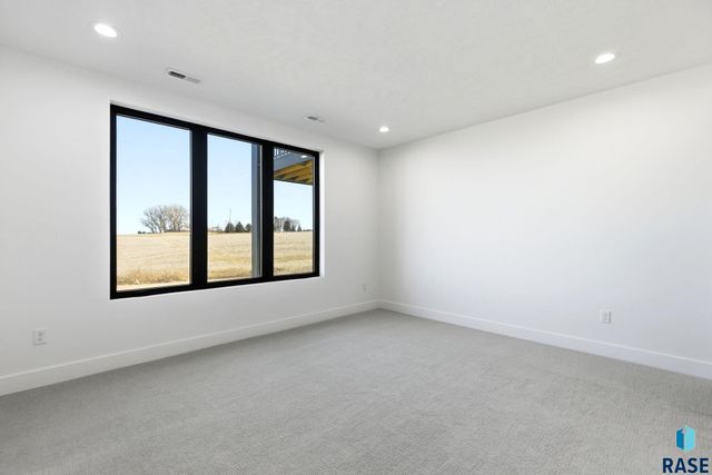 7312 Agate Cir Circle, Sioux Falls, SD 57110