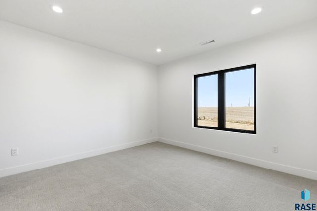 7312 Agate Cir Circle, Sioux Falls, SD 57110