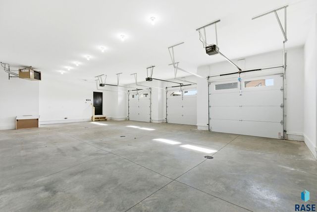 7312 Agate Cir Circle, Sioux Falls, SD 57110