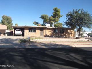 7841 E Longleaf Place, Tucson, AZ 85730