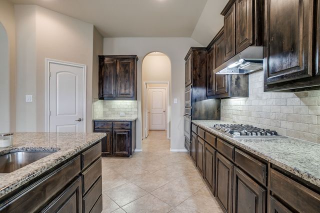 45 Auburn Drive, Edgecliff Village, TX 76134