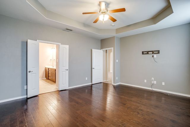 45 Auburn Drive, Edgecliff Village, TX 76134