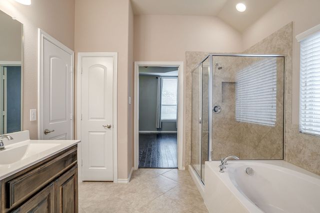 45 Auburn Drive, Edgecliff Village, TX 76134