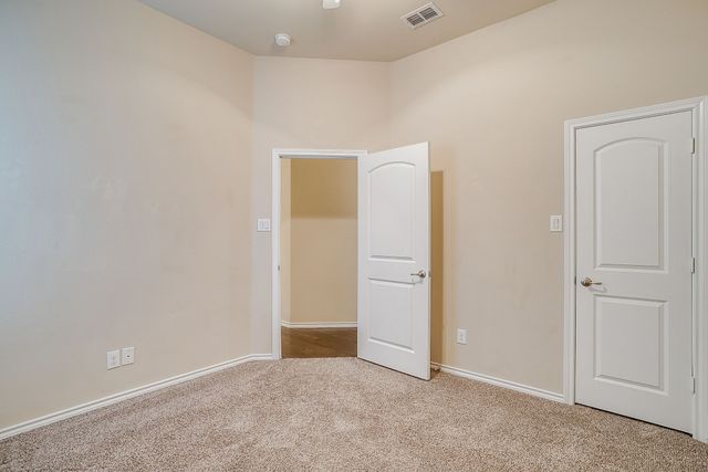 45 Auburn Drive, Edgecliff Village, TX 76134