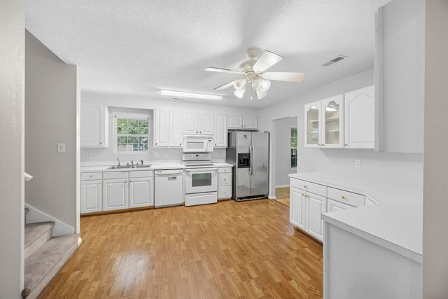 185 Thames Avenue, Summerville, SC 29485