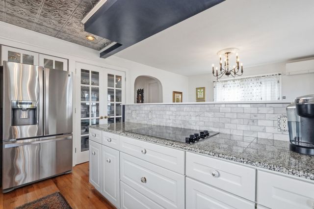 104 Wayne St, Springfield, MA 01118
