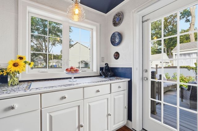 104 Wayne St, Springfield, MA 01118