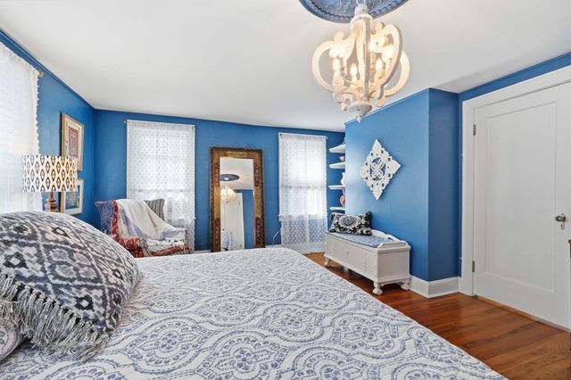 104 Wayne St, Springfield, MA 01118