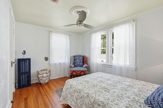104 Wayne St, Springfield, MA 01118