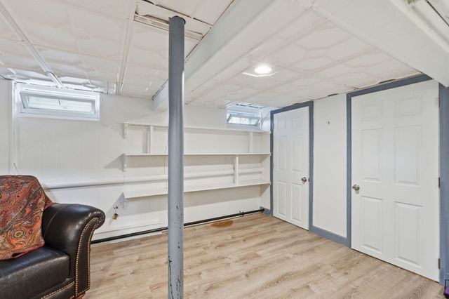 104 Wayne St, Springfield, MA 01118