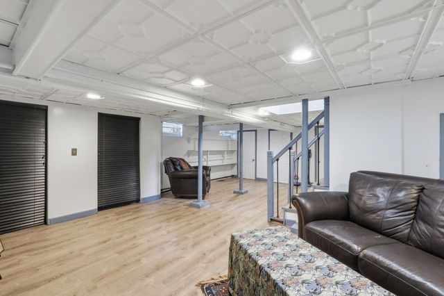 104 Wayne St, Springfield, MA 01118