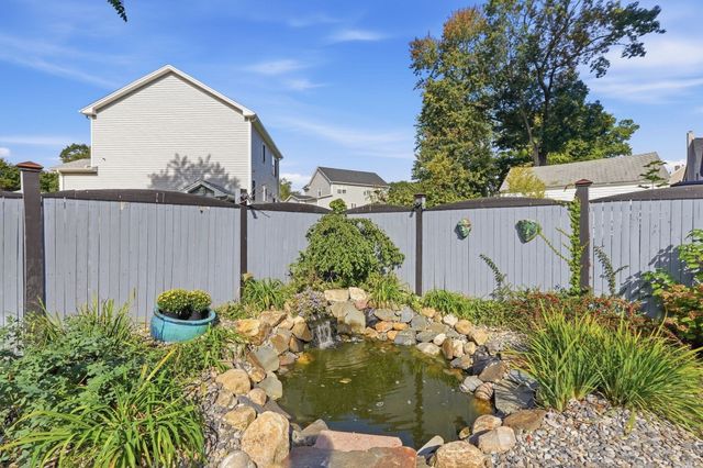 104 Wayne St, Springfield, MA 01118