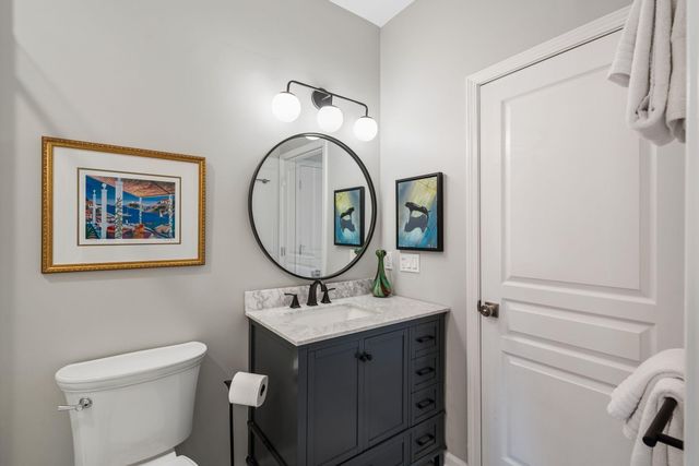 250 Seven Farms Drive 302, Charleston, SC 29492