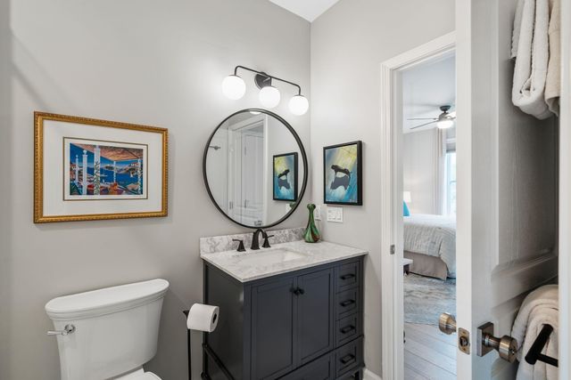 250 Seven Farms Drive 302, Charleston, SC 29492