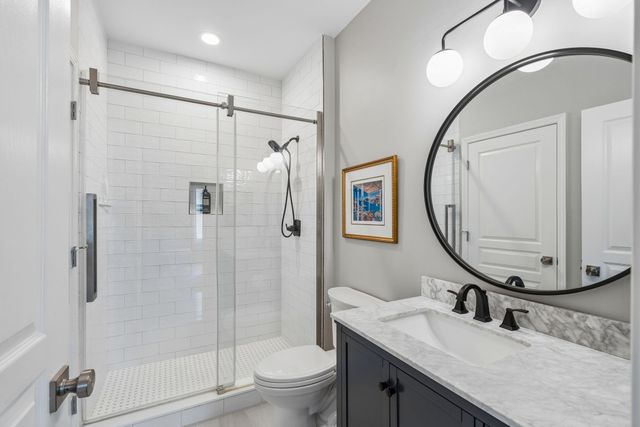 250 Seven Farms Drive 302, Charleston, SC 29492