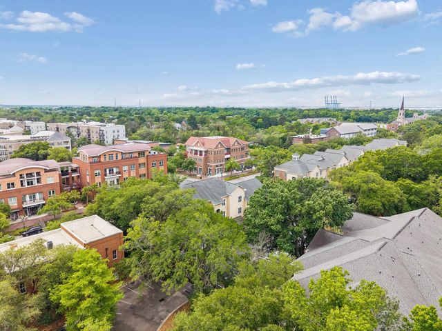 250 Seven Farms Drive 302, Charleston, SC 29492