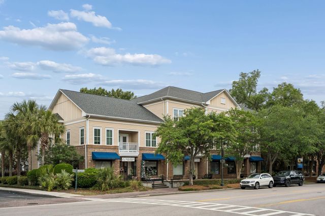 250 Seven Farms Drive 302, Charleston, SC 29492