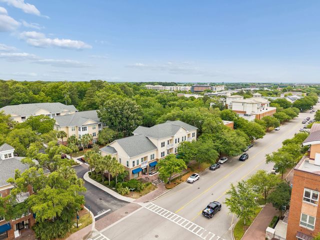 250 Seven Farms Drive 302, Charleston, SC 29492