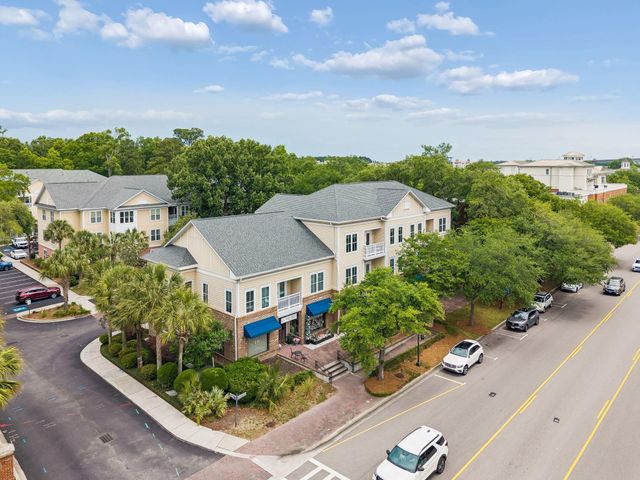 250 Seven Farms Drive 302, Charleston, SC 29492