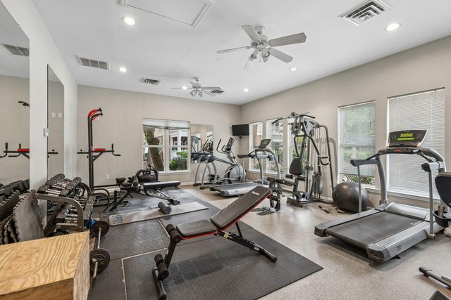 250 Seven Farms Drive 302, Charleston, SC 29492