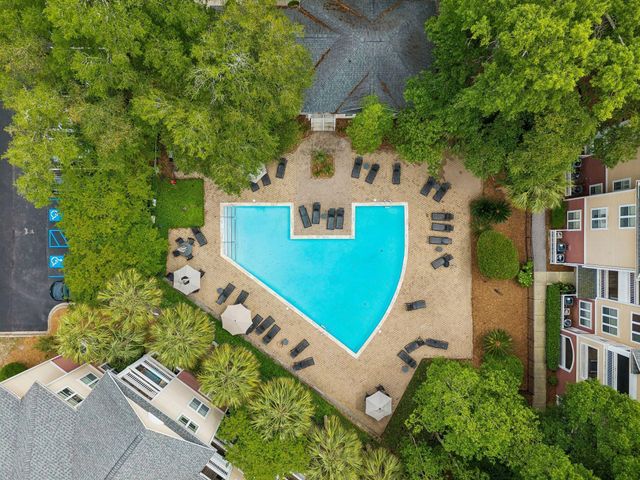 250 Seven Farms Drive 302, Charleston, SC 29492