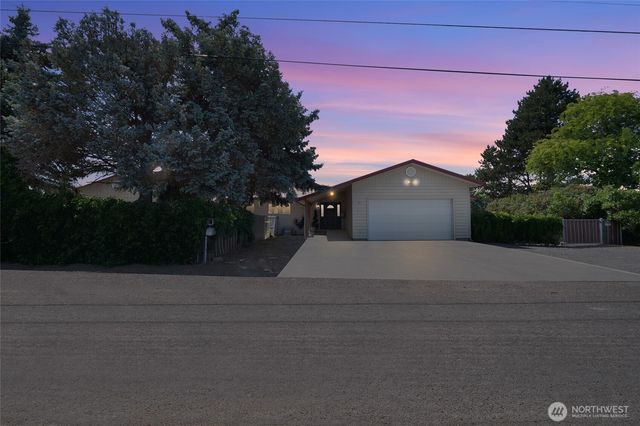 4814 Road M NE, Moses Lake, WA 98837