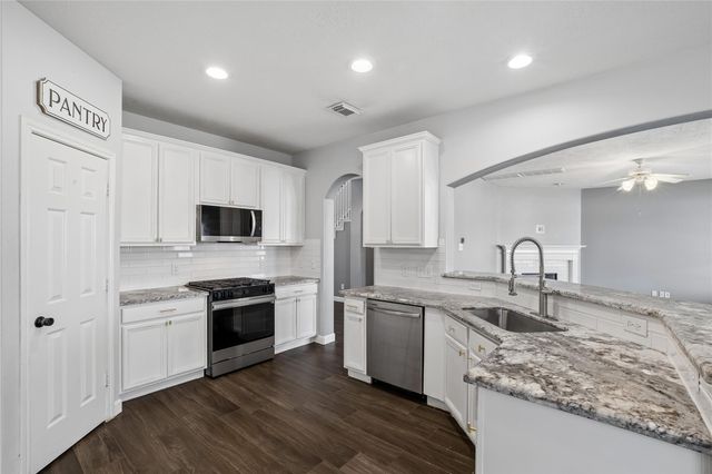 12722 Carriage Glen Drive, Tomball, TX 77377