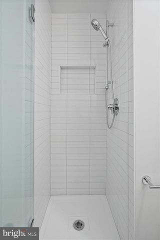 911 N IRVING ST, Arlington, VA 22201