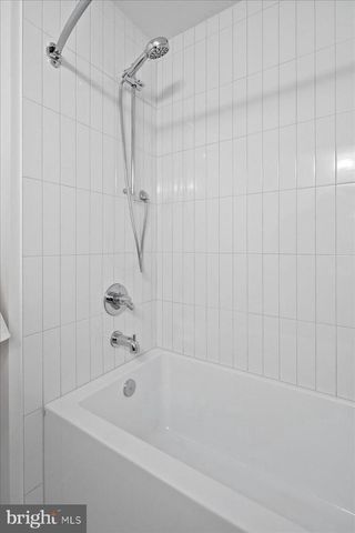 911 N IRVING ST, Arlington, VA 22201