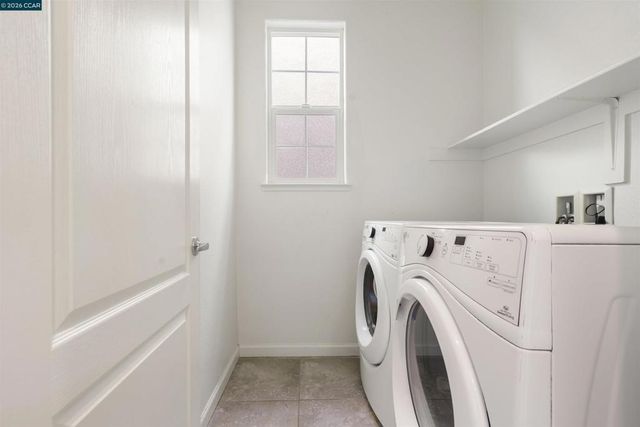 1555 Glenn St, Hayward, CA 94545