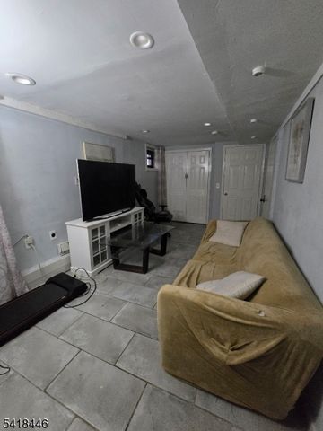 1052 Grove St 3, Irvington Twp., NJ 07111