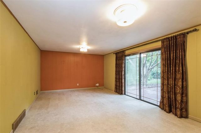 4506 W 93rd Terrace, Prairie Village, KS 66207