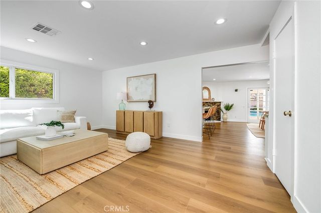 24224 Welby, West Hills, CA 91307