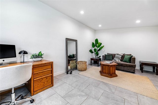 24224 Welby, West Hills, CA 91307