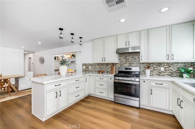 24224 Welby, West Hills, CA 91307