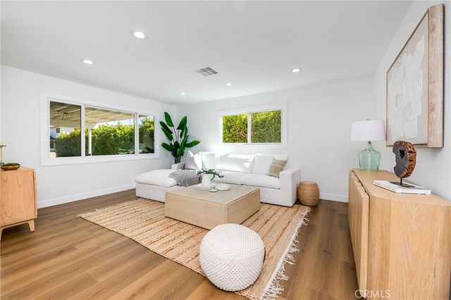 24224 Welby, West Hills, CA 91307