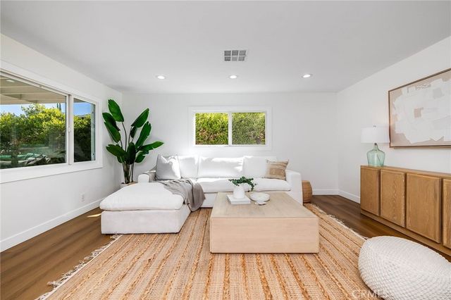 24224 Welby, West Hills, CA 91307