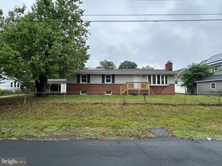 1635 RIVERDALE DR, Edgewater, MD 21037