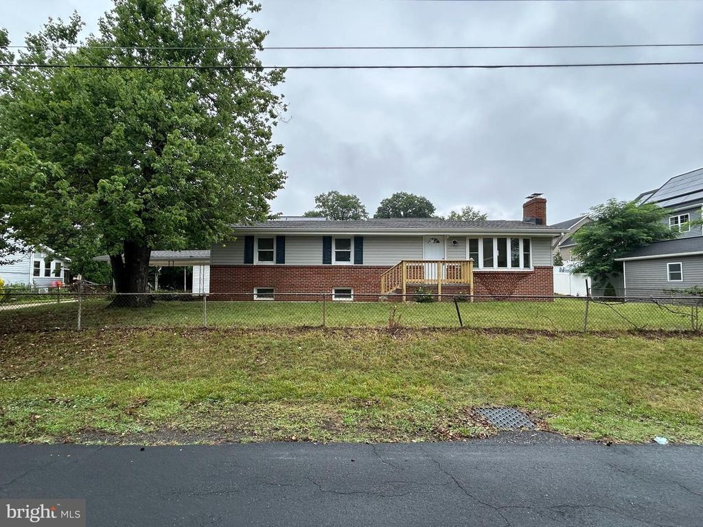 1635 RIVERDALE DR, Edgewater, MD 21037