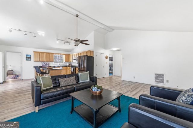 268 W River Bend Drive, Eatonton, GA 31024