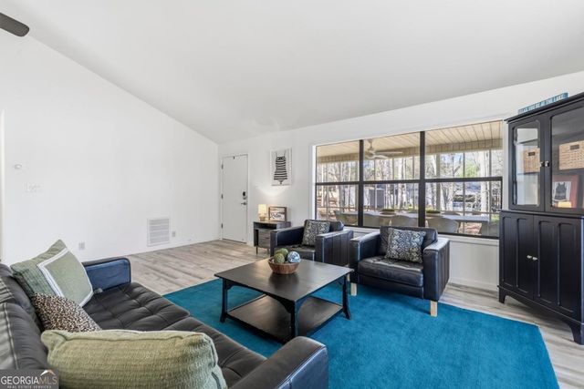 268 W River Bend Drive, Eatonton, GA 31024